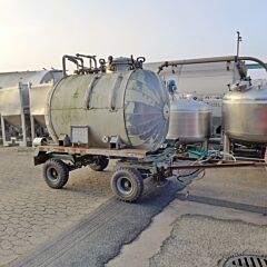 2050 Liter heiz-/kühlbarer Druckbehälter aus V2A auf Fahrgestell