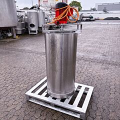 270 Liter Behälter aus V2A mit Flux-Pumpe