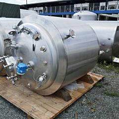 1880 Liter heat-/coolable pressure tank, Aisi 316 with magnetic agitator