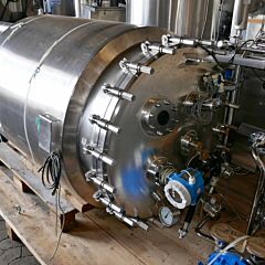 880 Liter heiz-/kühlbarer Druckbehälter aus V4A mit Magnetrührwerk